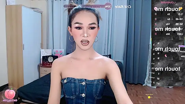 aelinhot online show from October 2, 2025, 8:43 am