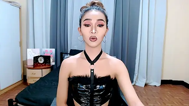 aelinhot online show from October 4, 2025, 7:28 am