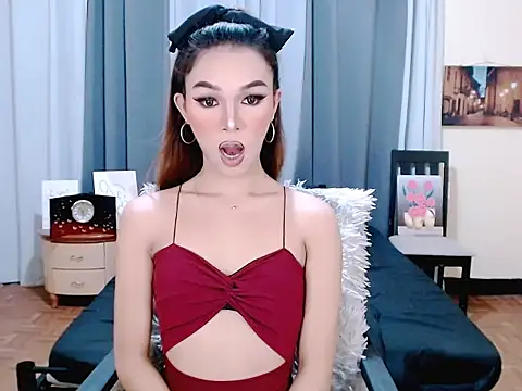 aelinhot online show from October 18, 2025, 2:07 pm