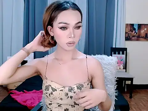 aelinhot online show from October 22, 2025, 7:57 pm