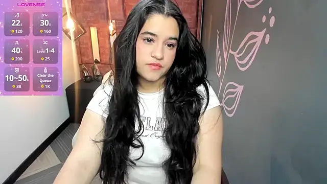 Emily  Fox   online show from September 13, 2025, 7:35 pm