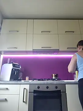 PalomaDesireee online show from April 21, 2026, 6:52 am