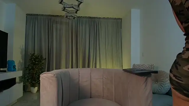 Snapshot of Evellyn_clair1 chatting on July 14, 2026, 2:05 am Evellyn clair1 online show from July 14, 2026, 2:05 am