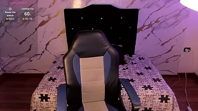 owen sexy25 online show from October 1, 2025, 7:42 pm