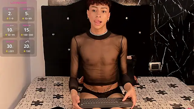 owen sexy25 online show from October 24, 2025, 8:05 pm