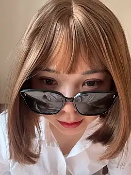 maichan12345 online show from September 23, 2025, 2:58 am