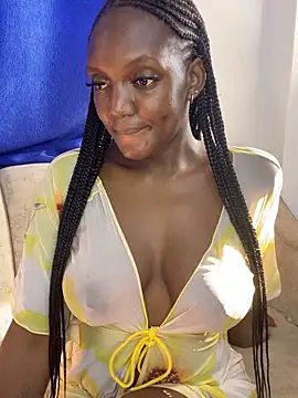 Snapshot of Its_Makena chatting on October 22, 2025, 5:19 am Its Makena online show from October 22, 2025, 5:19 am