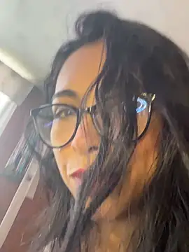 Emma  cumlovee online show from May 21, 2026, 4:25 pm