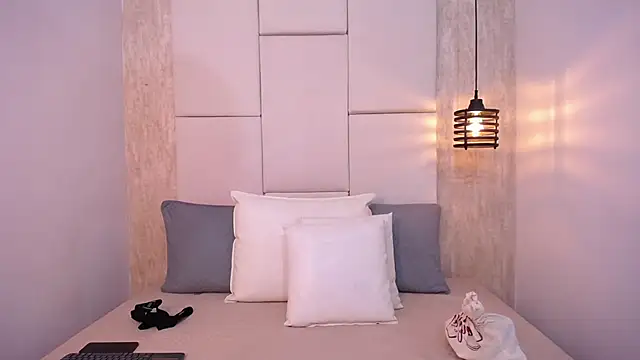 Dominic Taylor  online show from October 4, 2025, 3:15 am