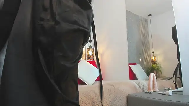 Dominic Taylor  online show from October 14, 2025, 3:07 am