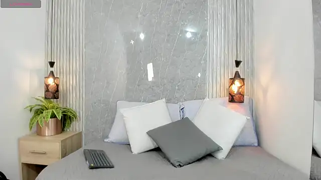 Dominic Taylor  online show from October 17, 2025, 3:10 am