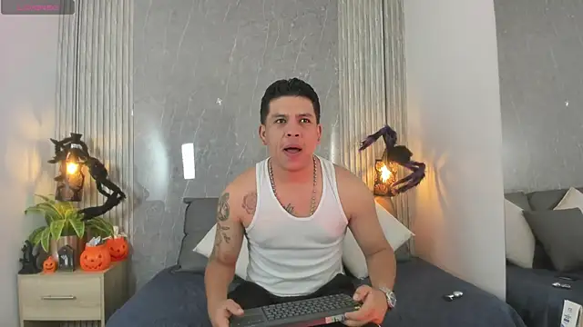 Dominic Taylor  online show from October 28, 2025, 2:59 am