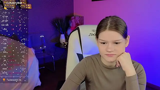 Lunamytrend online show from October 6, 2025, 6:22 am