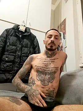 Robe420 online show from November 6, 2025, 4:19 pm