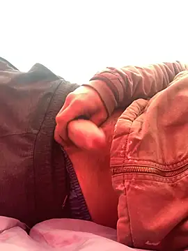 Snapshot of Allinside666 chatting on November 29, 2025, 4:32 pm Allinside666 online show from November 29, 2025, 4:32 pm