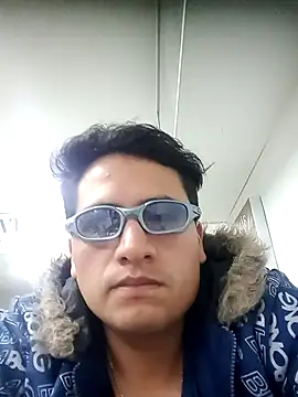 QJHoElyking online show from October 23, 2025, 2:22 am