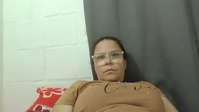 Snapshot of latinamaster chatting on October 28, 2025, 11:51 pm latinamaster online show from October 28, 2025, 11:51 pm