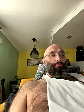 Snapshot of smint06 chatting on October 5, 2025, 3:43 pm smint06 online show from October 5, 2025, 3:43 pm