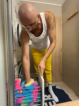 Snapshot of smint06 chatting on October 27, 2025, 7:29 pm smint06 online show from October 27, 2025, 7:29 pm