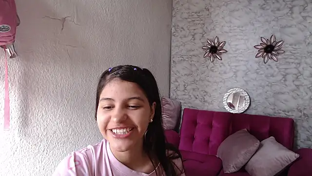 Snapshot of Evagirl69 chatting on June 2, 2026, 12:18 pm Evagirl69 online show from June 2, 2026, 12:18 pm