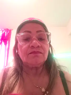 Snapshot of Vickysweeeettt chatting on December 16, 2025, 6:35 pm Vickysweeeettt online show from December 16, 2025, 6:35 pm