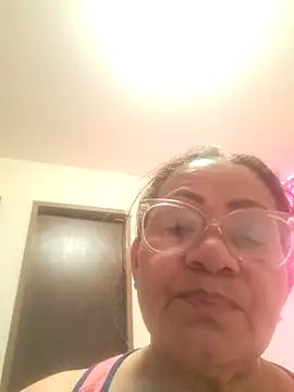 Snapshot of Vickysweeeettt chatting on December 17, 2025, 2:45 pm Vickysweeeettt online show from December 17, 2025, 2:45 pm