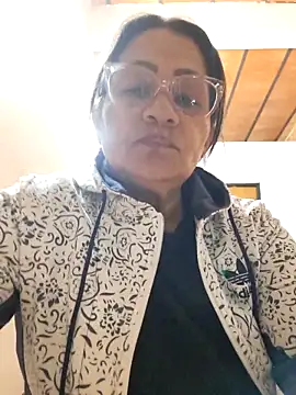 Snapshot of Vickysweeeettt chatting on March 30, 2026, 11:39 pm Vickysweeeettt online show from March 30, 2026, 11:39 pm