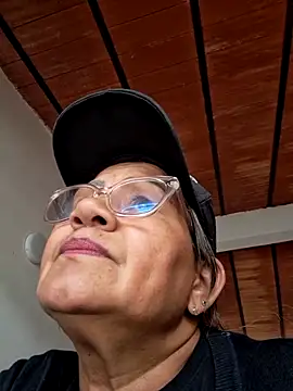 Snapshot of Vickysweeeettt chatting on April 4, 2026, 4:48 pm Vickysweeeettt online show from April 4, 2026, 4:48 pm