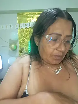 Vickysweeeettt online show from June 24, 2026, 2:10 am