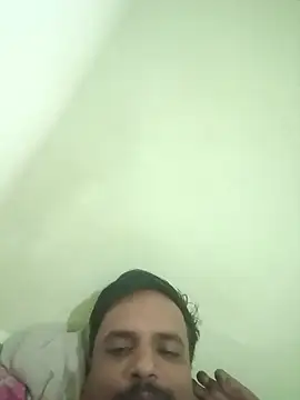 vardh033 online show from October 4, 2025, 3:15 am