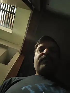 vardh033 online show from November 13, 2025, 8:02 am