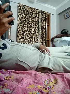 vardh033 online show from February 10, 2026, 3:05 pm