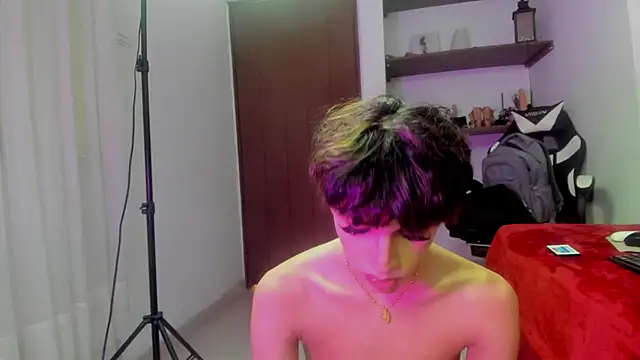 Snapshot of lightboy0 chatting on September 25, 2025, 4:43 pm lightboy0 online show from September 25, 2025, 4:43 pm