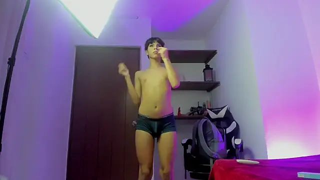 Snapshot of lightboy0 chatting on October 2, 2025, 4:03 pm lightboy0 online show from October 2, 2025, 4:03 pm