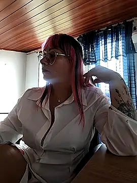 sexxx mia online show from September 17, 2025, 5:03 pm