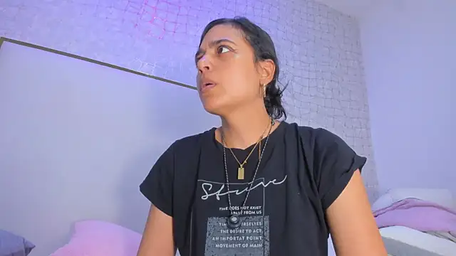 thalia888  online show from February 18, 2026, 7:10 pm