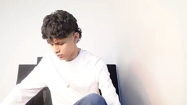 alexmark  online show from November 25, 2025, 1:22 pm