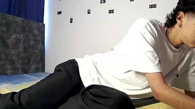 alexmark  online show from April 16, 2026, 5:03 pm