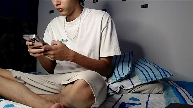alexmark  online show from May 13, 2026, 5:32 pm