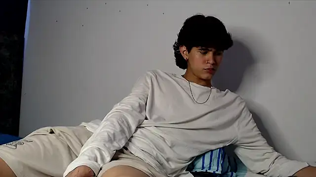 alexmark  online show from May 26, 2026, 5:09 pm