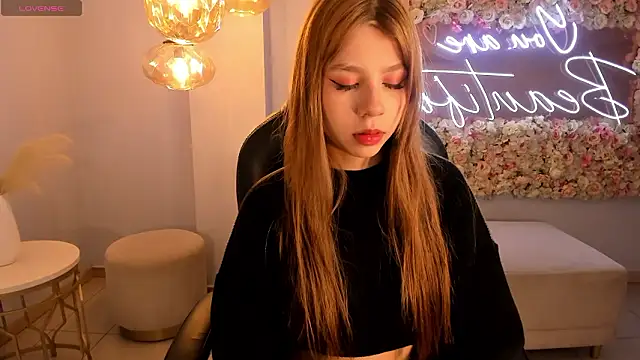 TiffannySins online show from March 1, 2026, 11:12 am