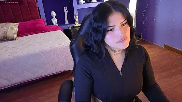 sari belle online show from November 25, 2025, 8:42 pm