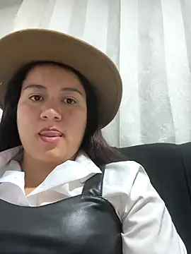 Leonis 0 online show from October 18, 2025, 2:47 am