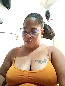 Snapshot of Big_ass_submissive chatting on April 23, 2026, 12:40 pm Big ass submissive online show from April 23, 2026, 12:40 pm