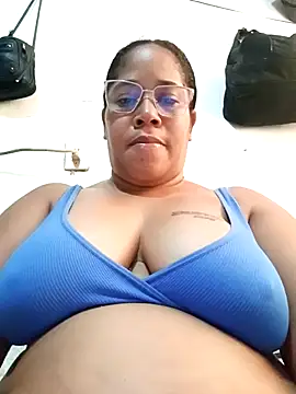Snapshot of Big_ass_submissive chatting on May 6, 2026, 12:43 pm Big ass submissive online show from May 6, 2026, 12:43 pm