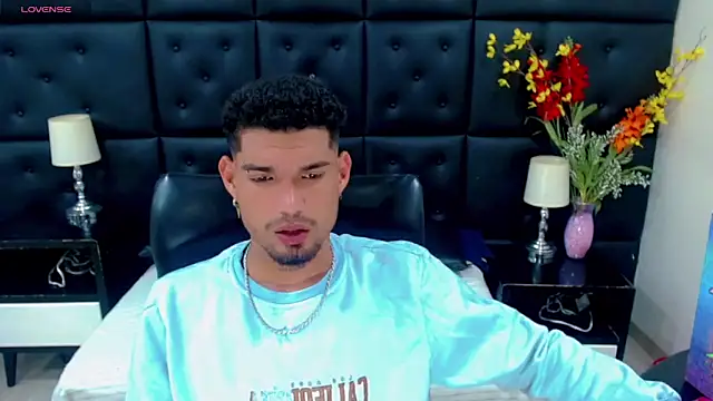 StivBigCock online show from September 20, 2025, 8:10 pm