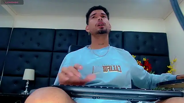 StivBigCock online show from September 24, 2025, 2:04 am