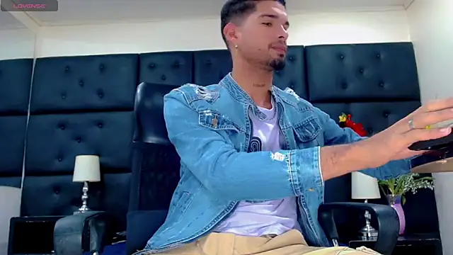 StivBigCock online show from September 26, 2025, 2:04 am