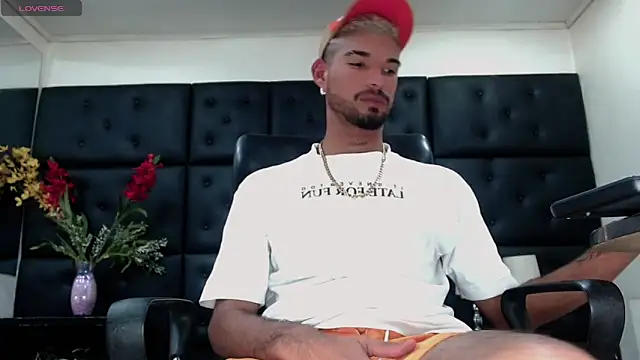 StivBigCock online show from October 7, 2025, 8:39 pm