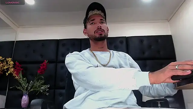 StivBigCock online show from October 12, 2025, 2:10 am